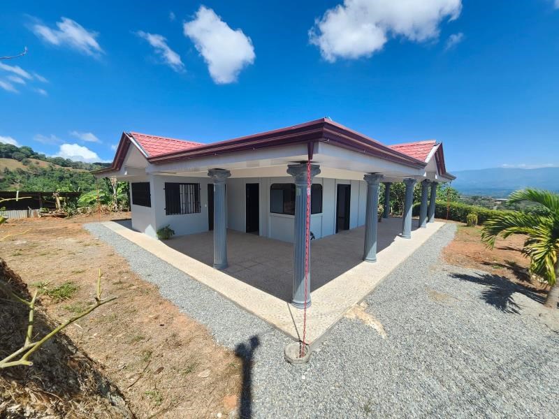 Stunning 3 Bedroom Home with Breathtaking Mountain Views
